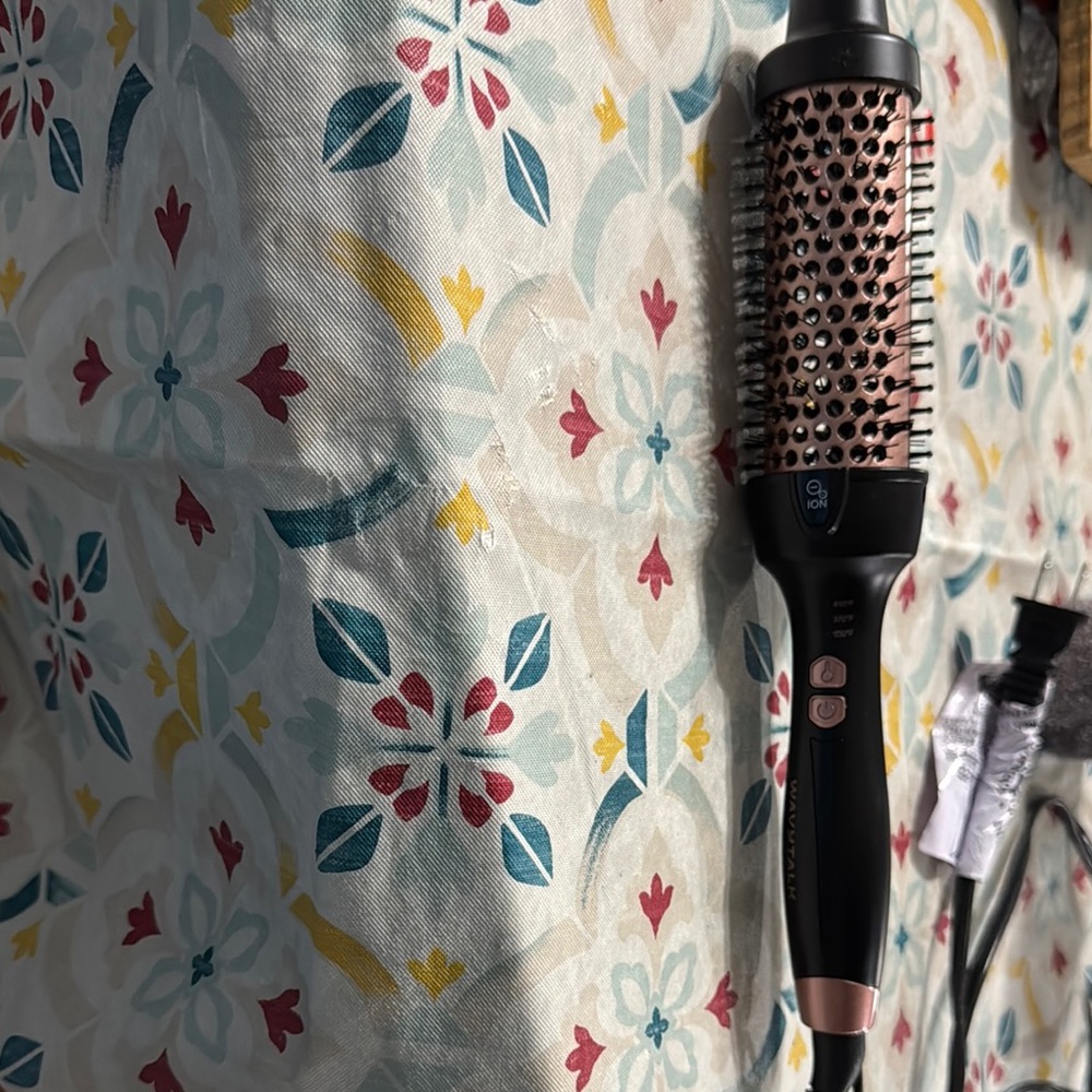 Wavy Talk Rose Gold Hair Styling Brush